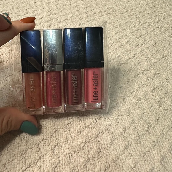 Lip Gloss Collection - Pink and Silver Hues - Picture 1 of 4